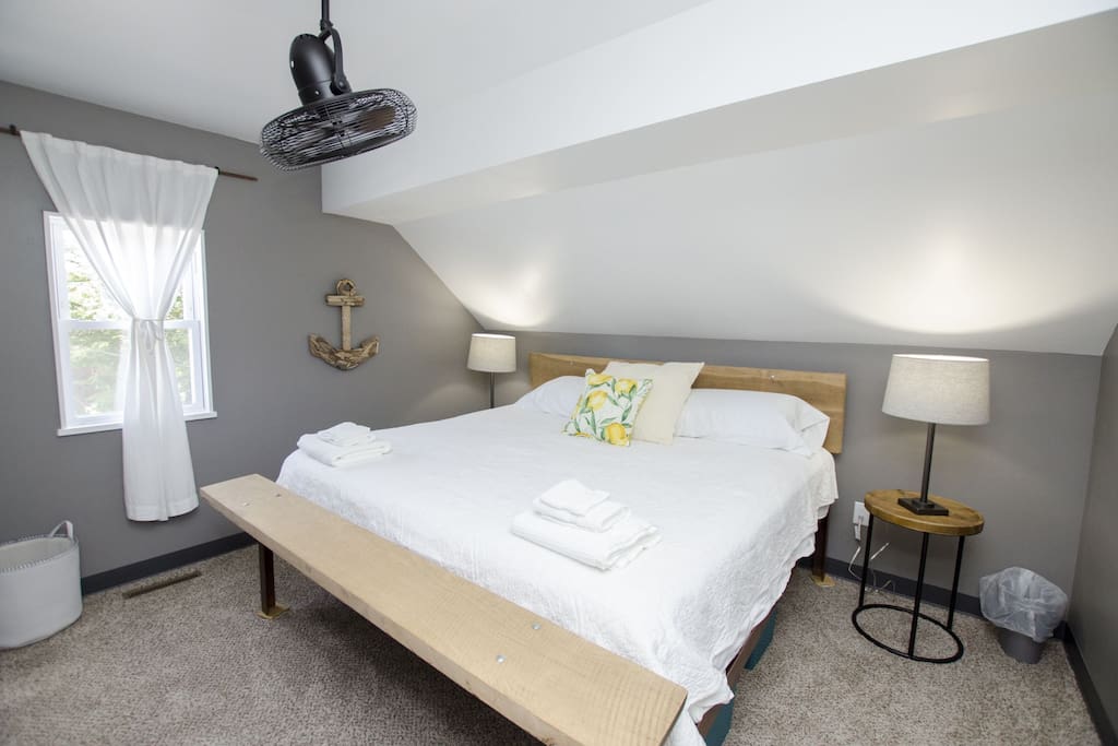 upstairs there are two King size beds and two queensize beds
