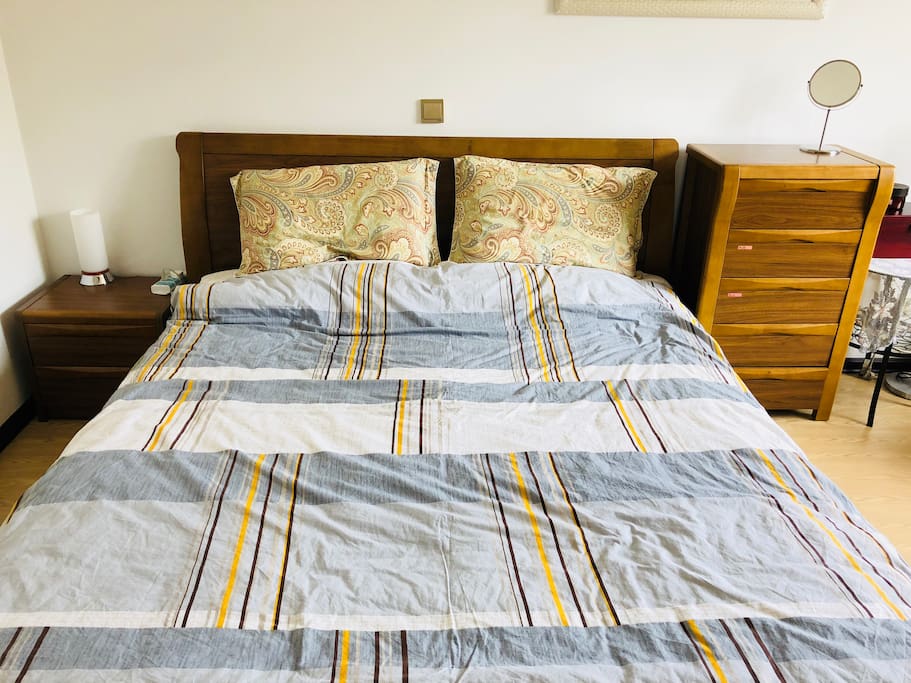 1.8*2m双人大床哦~King size bed