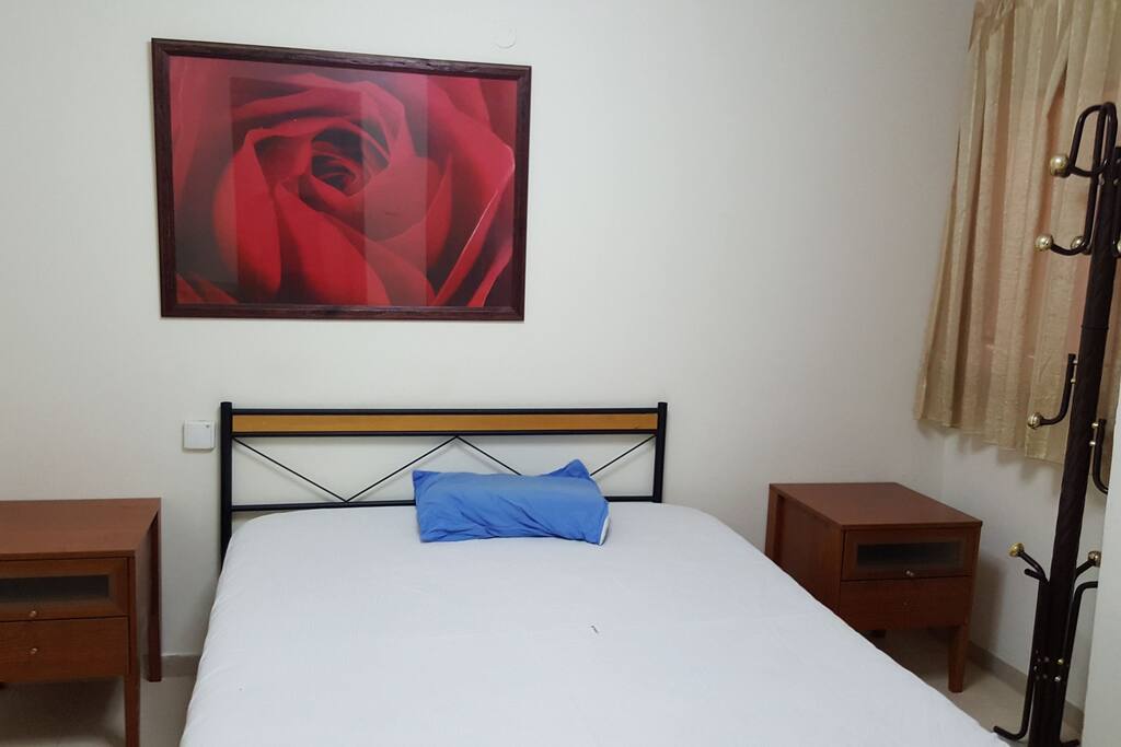 bedroom with big cobured