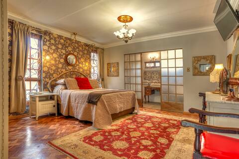 Oak View Manor The Chocolate Suite
