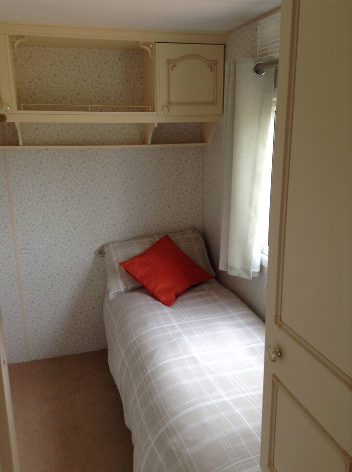 Chumba cha kulala 3 cha mtu mmoja