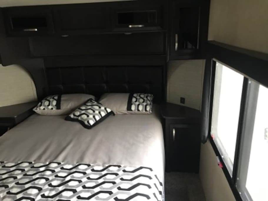 Queen bed in master bath