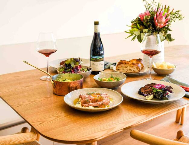 3 BR house w/ heated pool & spa in wine region gallery image 2