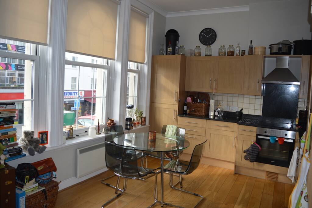 High ceilings all round making it bright and roomy