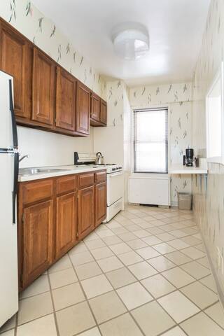 Two bedroom Beauty in midtown Manhattan gallery image 3