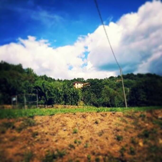 casa vista da lontano