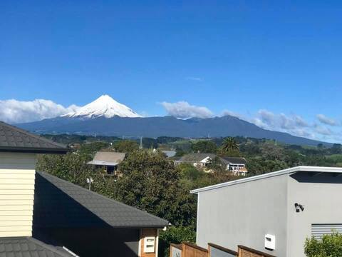 New Plymouth Room with views