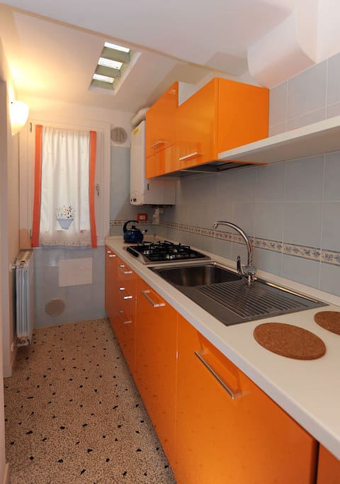 la cucina dove si può comodamente cucinare