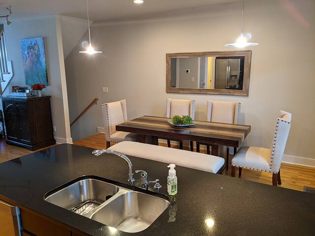 Private Rooftop Patio with Views in Germantown gallery image 5