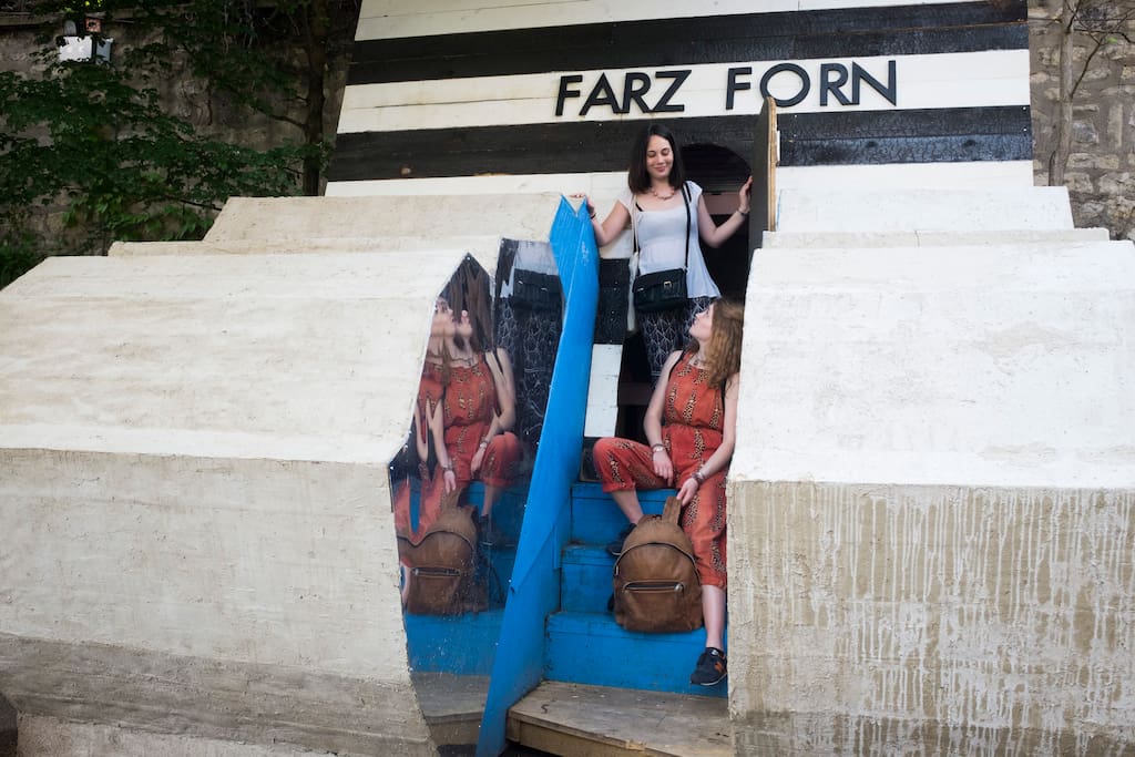 Farz Forn Cabin