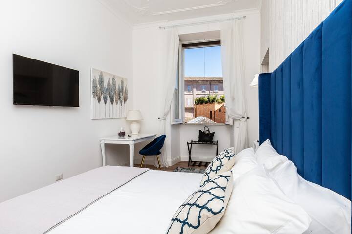 IRON Portico d’Ottavia LUX gallery image 3