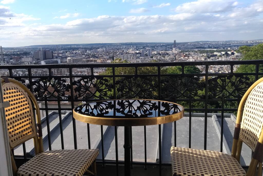 Imaginez vous sur ce petit balcon pour le petit déjeuner !