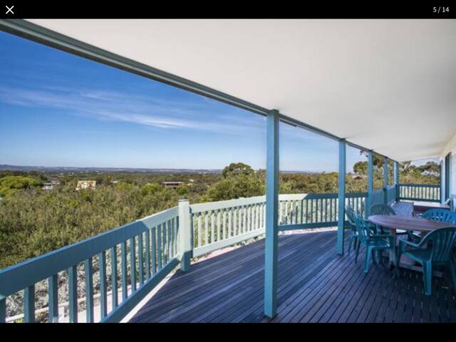 Rye Beach House with Fab Bay Views gallery image 4