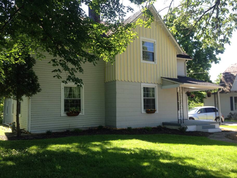 Away Inn a Manger Floral Queen bed Bed Breakfasts for Away Inn a Manger Floral Queen bed Bed Breakfasts for