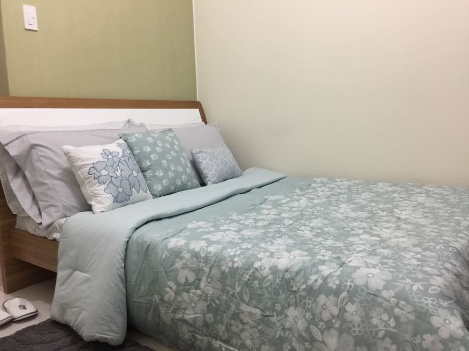 Queen Bed