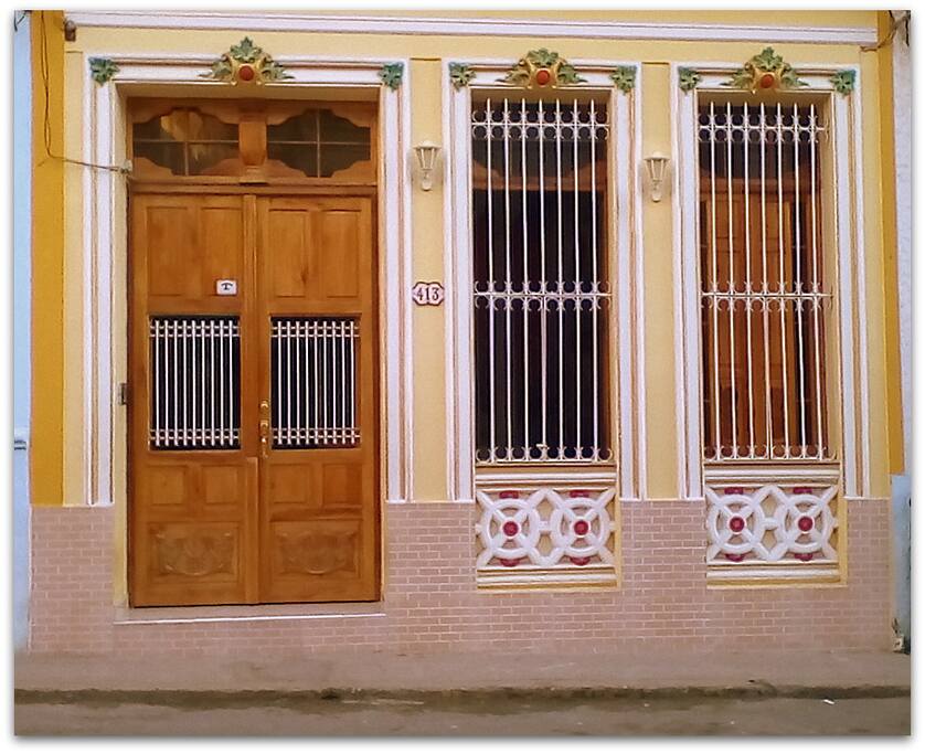 Entrada al Hostal