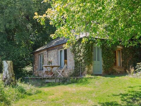 TIN MINE! Historic riverside retreat amazing views