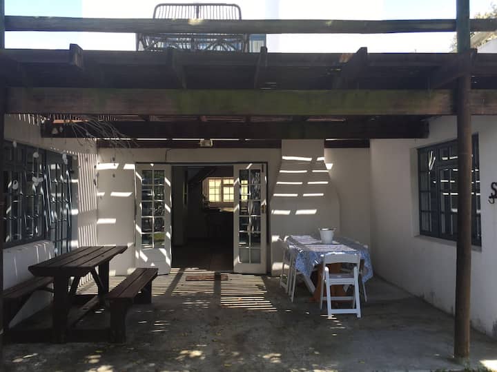 4 bedroom family house in Main Road