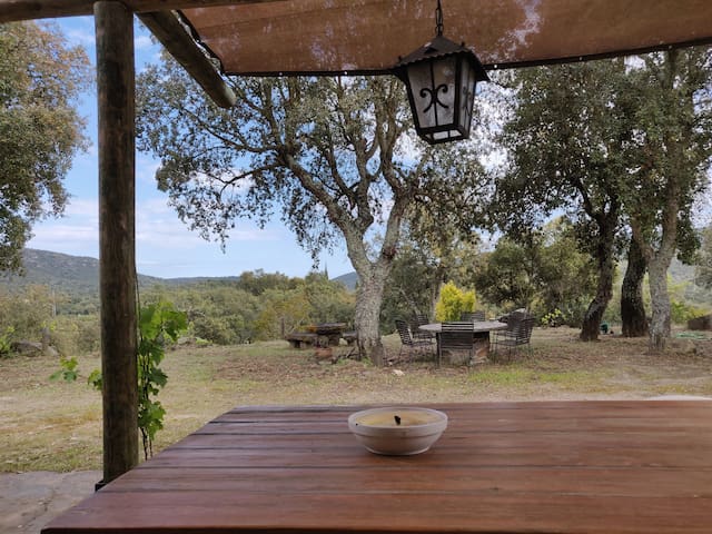 Masia de Pierre en pleine nature 10 min de la mer