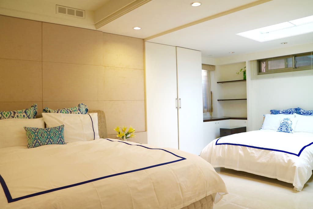 1st Master bedroom with ensuite bathroom, king size bed with brand new mattress