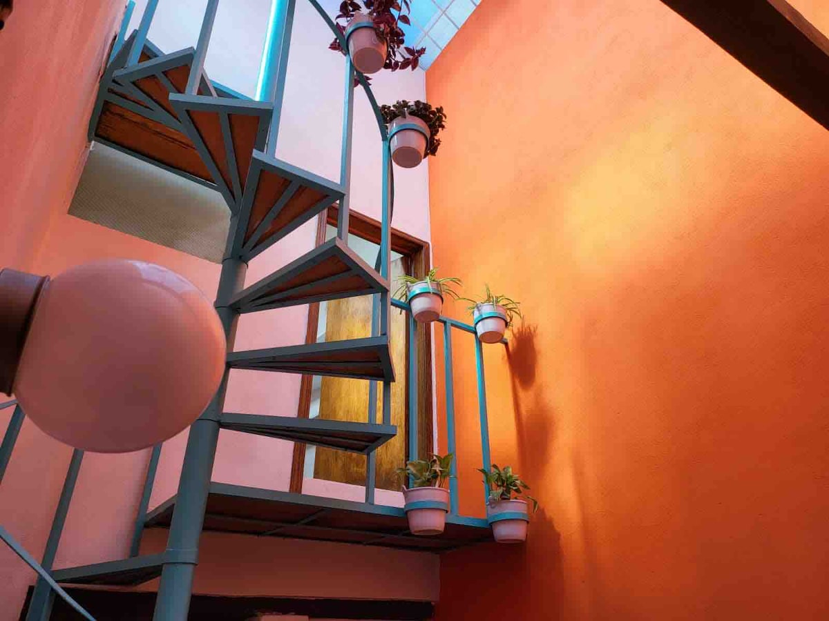 Достъп до спалня две, горен етаж 