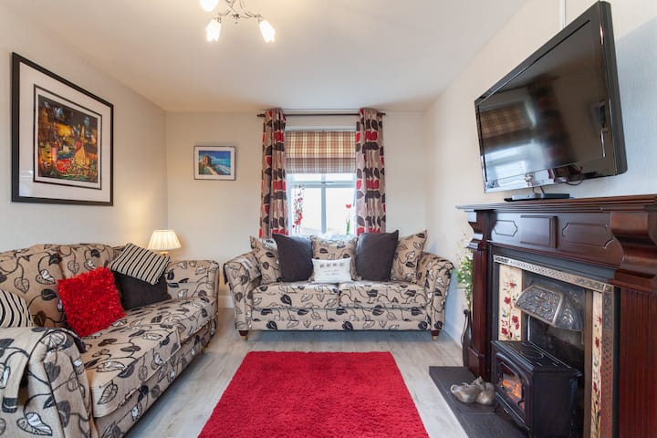 Beautiful Cosy Portrush Cottage Close To Beach - Portballintrae