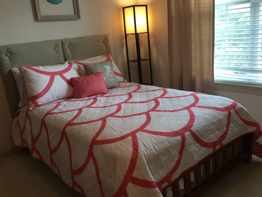 Full size bed
