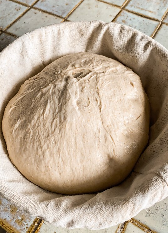 Show full-screen, host-provided image