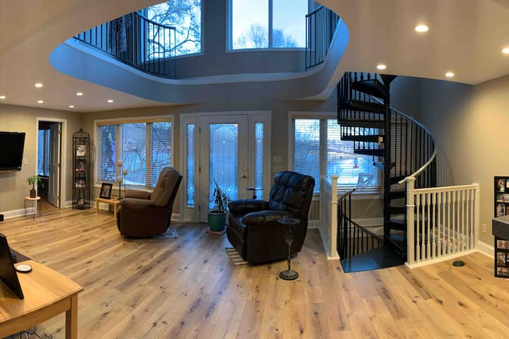 Spacious St Croix River Home With Private Beach - Hudson, WI