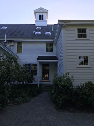 Historic Carriage House, private with views