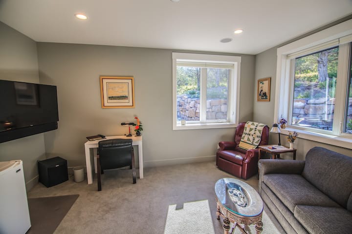 2-room Suite Only 2 Miles From Downtown Durango. - Durango, CO