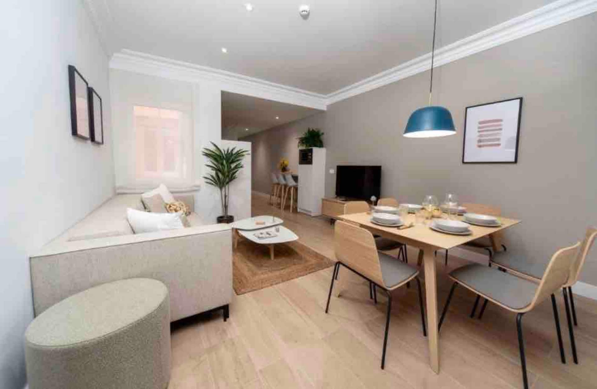 Enrique's Apartments, Family Apartment