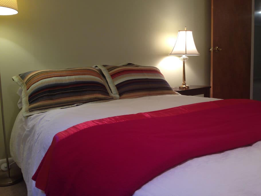 comfortable full-size mattress, quiet bedroom