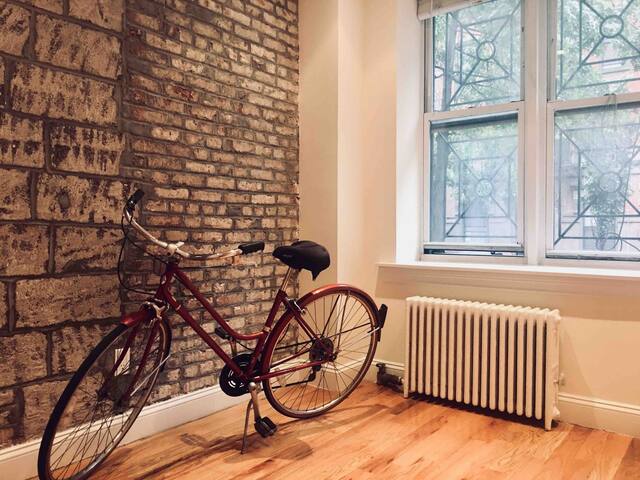 NYC Girl (Girls only shared room)