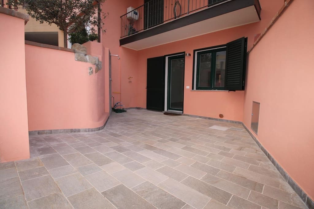 Cortile attrezzato