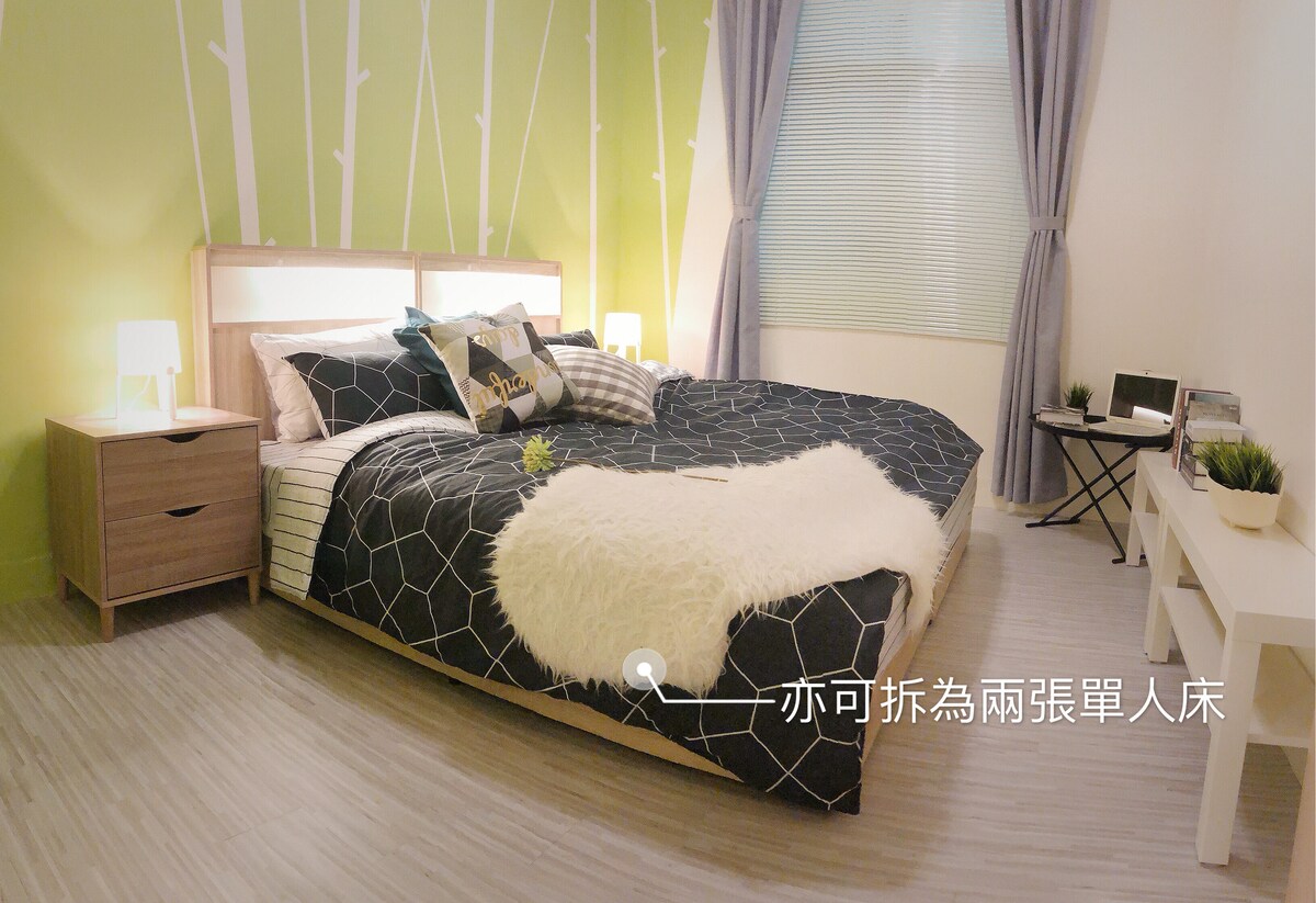 ห้อง C เตียงขนาดคิงไซส์ 180 ซม. สามารถแยกเป็นเตียงเดี่ยว 2 เตียงได้(โปรดดูที่รูปห้อง B)