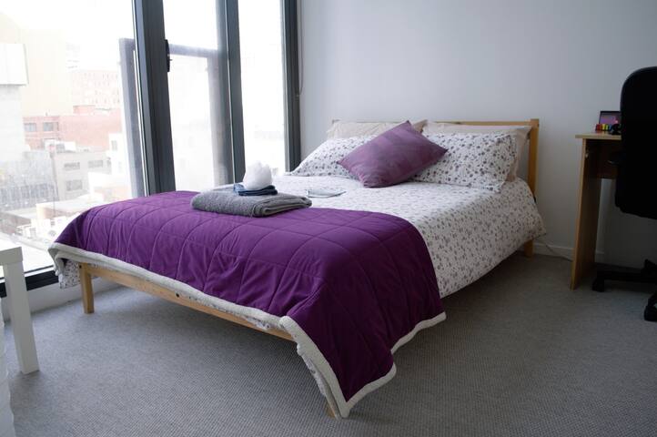 GREAT ROOM ON THE CBD