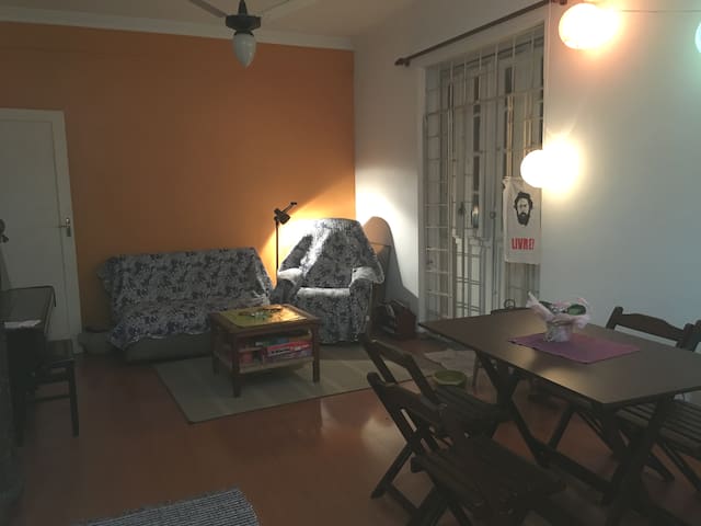 Chateau Tijucano (amplo, iluminado e tranquilo)