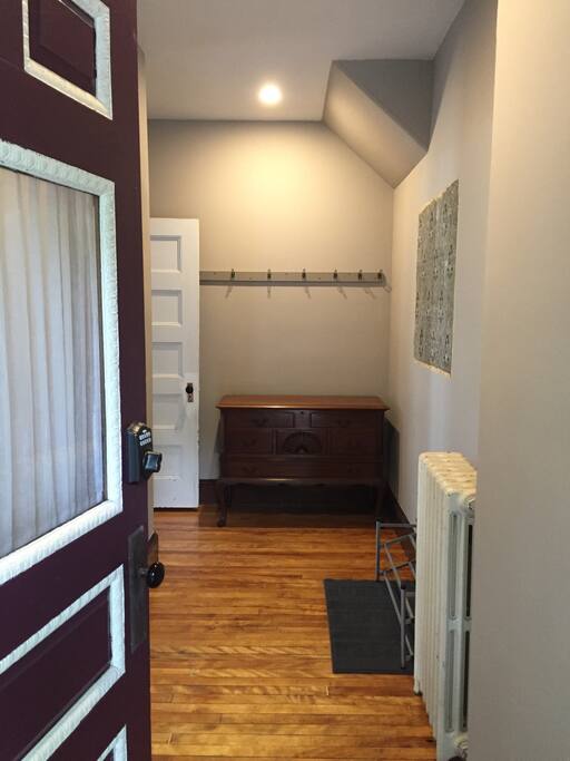 Gorgeous entry. Please remove shoes here to keep the place clean.