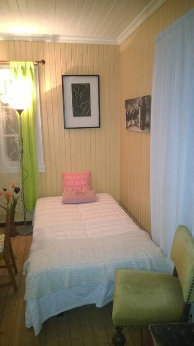 Soveplass på stua.