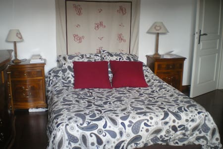 Lovely bedroom in the town centre