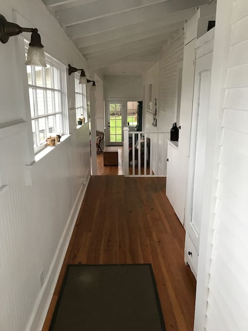 Sun Porch/Entrance