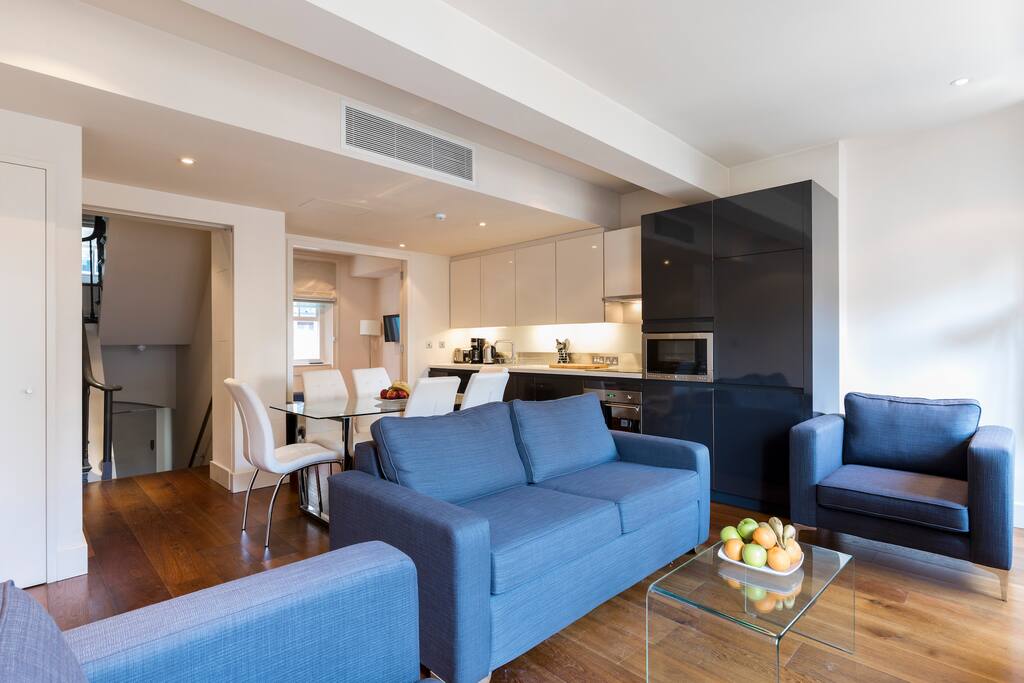 The flat is situated over 3 floors (see stairs on the left)
