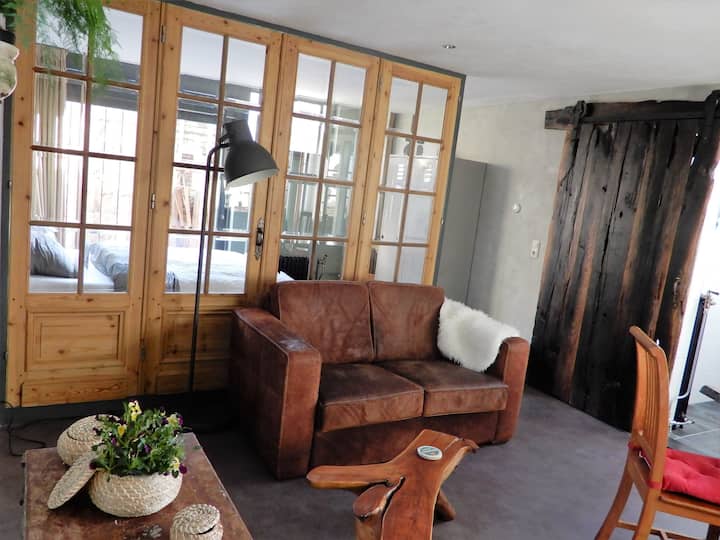Luxe eigen appartement in de haven van oud Hoorn