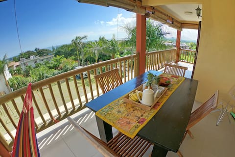 Ylang Ylang vue sur mer et coucher du soleil