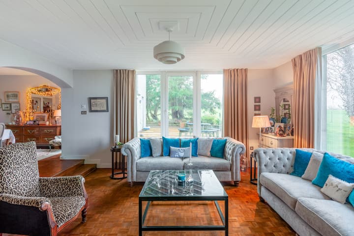 Home From Home Tralee Co Kerry
3 Double Bedrooms - Tralee