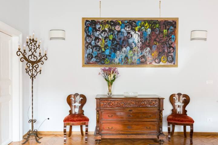 Restored Roman Penthouse near Spanish Steps gallery image 2