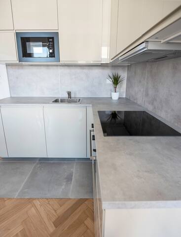 146m2 three bedrooms + 3 bathrooms + 2 living room gallery image 4