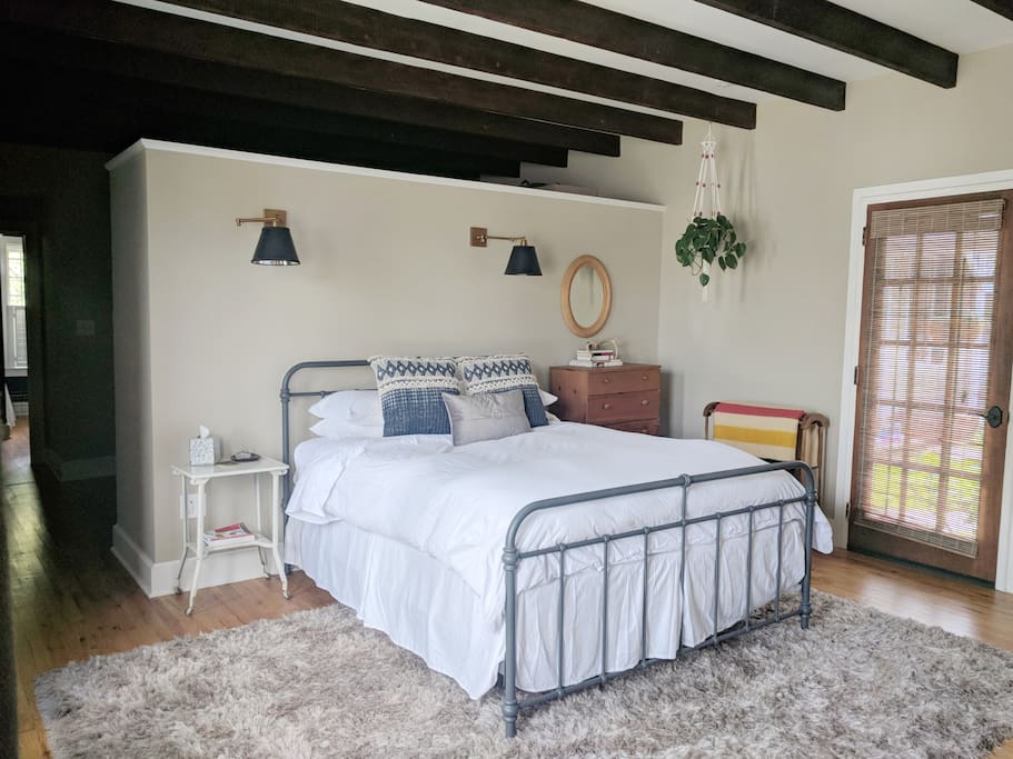 Master Bedroom with Queen