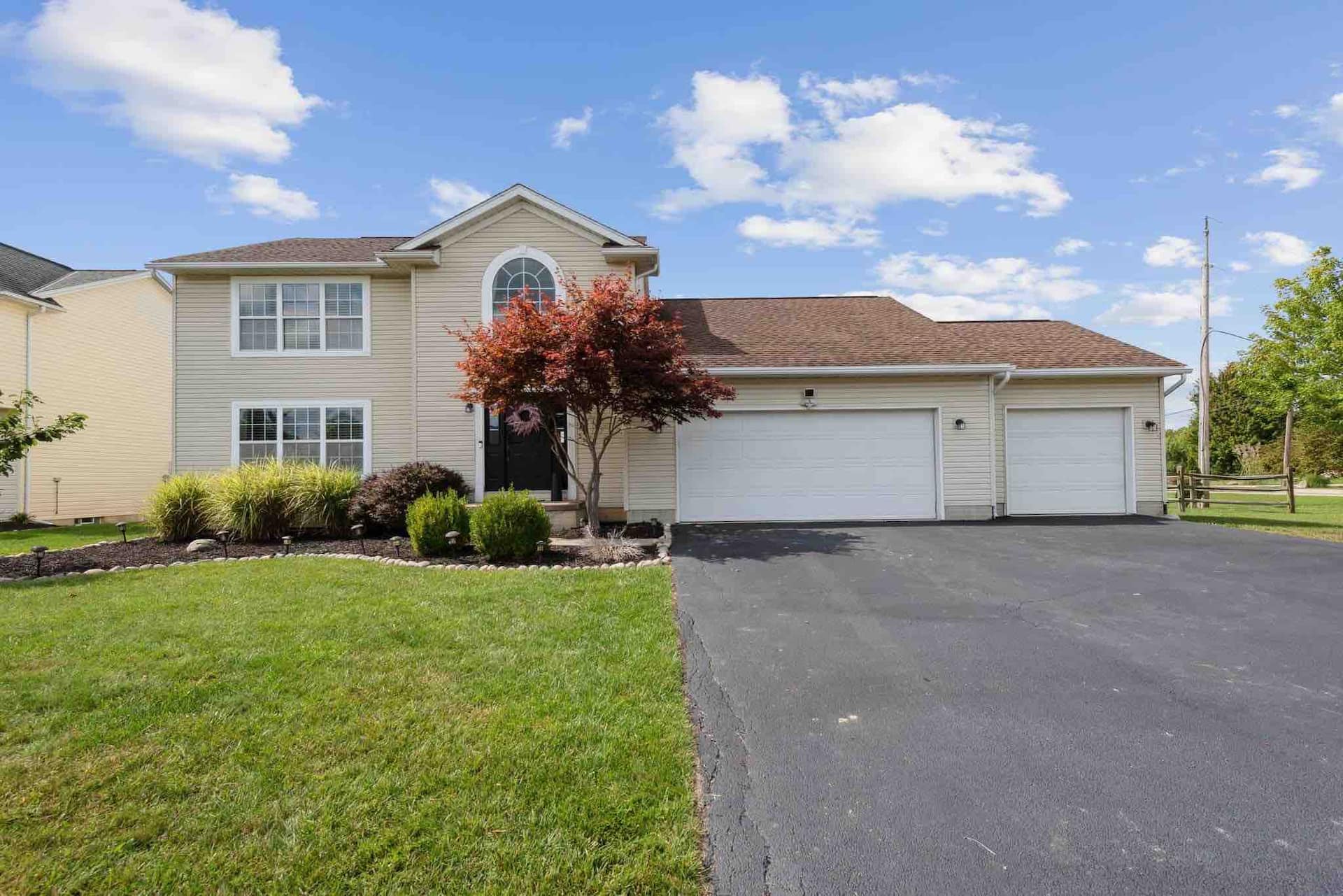 Modern, Large 4BR Home in Perrysburg – Near Dining